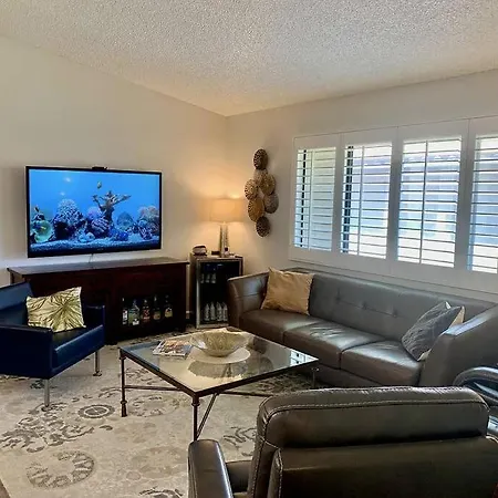 Eye Catching....Beautiful, Cozy, Furnished Condo Cathedral City Exterior photo