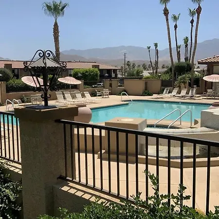 Eye Catching....Beautiful, Cozy, Furnished Condo Cathedral City Exterior photo
