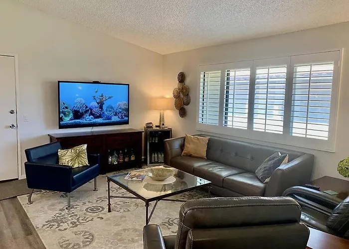 Eye Catching....Beautiful, Cozy, Furnished Condo